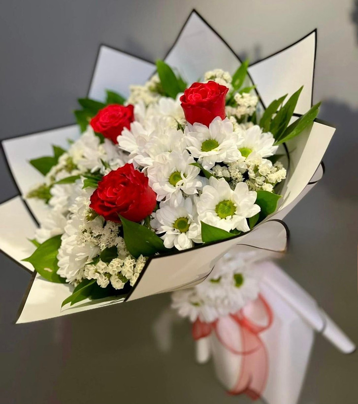 دسته گل رز هلندی و داوودی